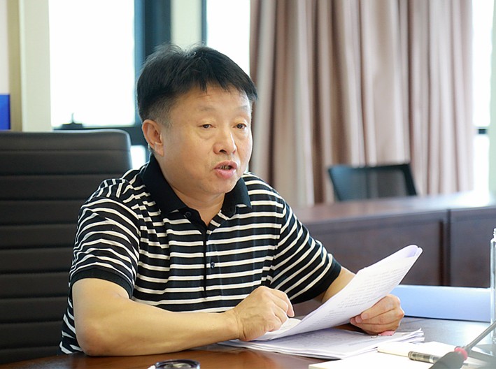 uwin电竞集团党委（扩大）会转达学习“不忘初心、切记使命”主题教育聚会精神