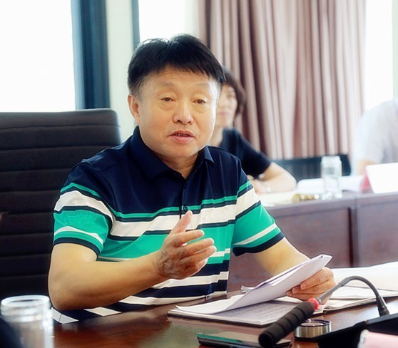 uwin电竞集团举行“不忘初心、切记使命”主题教育第三次集中学习钻研暨警示教育会