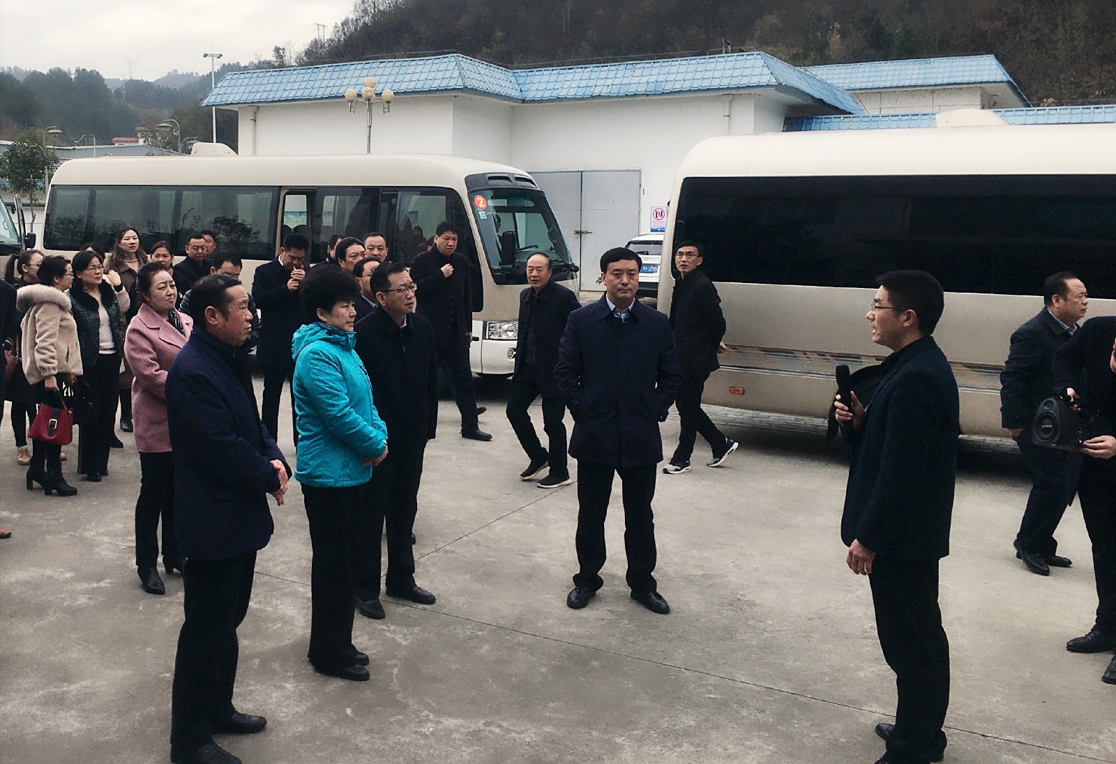 商洛市人大常委会党组副书记、副主任刘淑慧到水情形公司商南污水处理厂调研