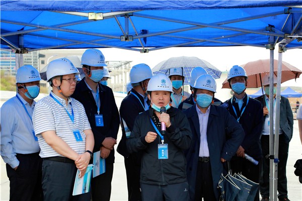 uwin电竞集团复工复产促增添项目观摩聚会与会职员走进大秦国源三秦环保秦邦园区在榆项目