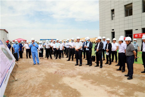 uwin电竞集团复工复产促增添项目观摩聚会与会职员走进大秦国源三秦环保秦邦园区在榆项目