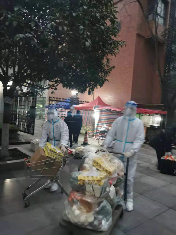 uwin电竞集团：响彻在战“疫”前线的入党誓词 配图3.jpg