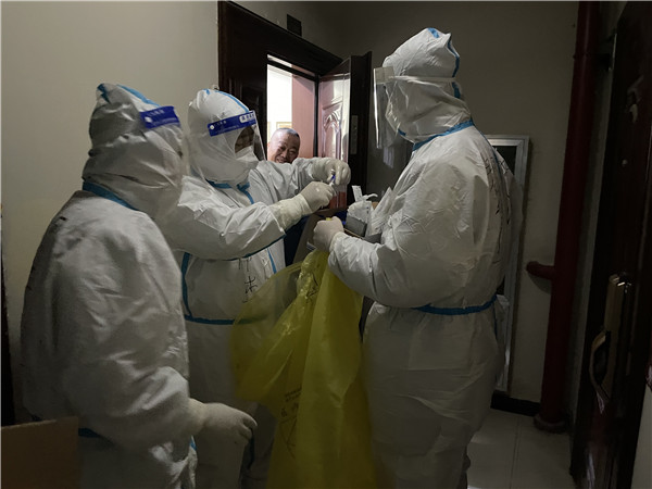 uwin电竞集团：响彻在战“疫”前线的入党誓词 配图4.jpg