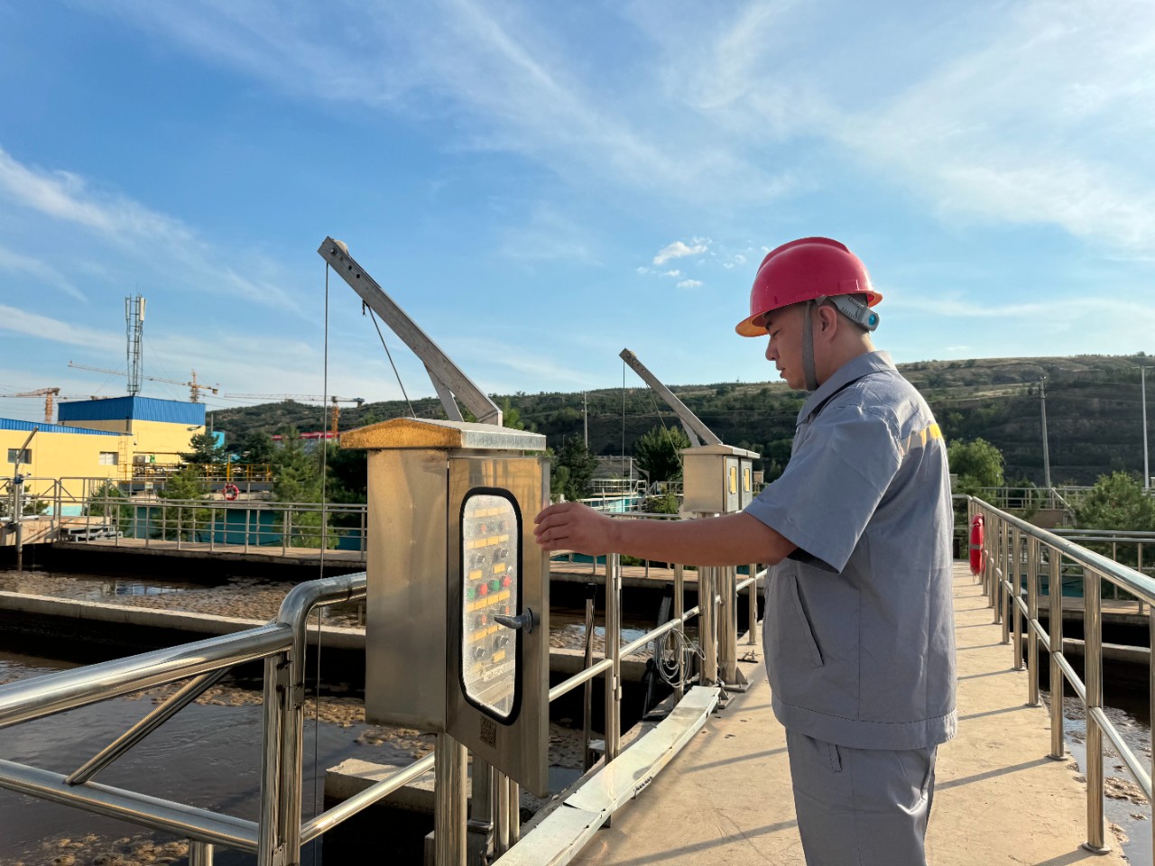 水情形公司职工贺虎荣获神木市人民政府揭晓的“2023年度生态情形；；；な虑橄冉鋈恕鄙称呼