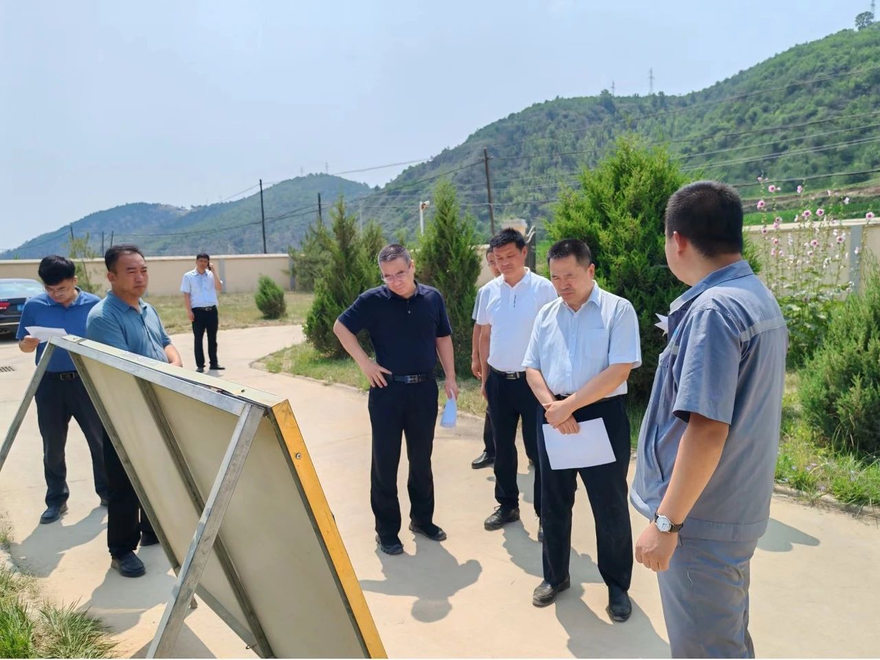 省生态情形厅党组成员、副厅长姚晓军到水情形公司安定镇污水处理厂调研