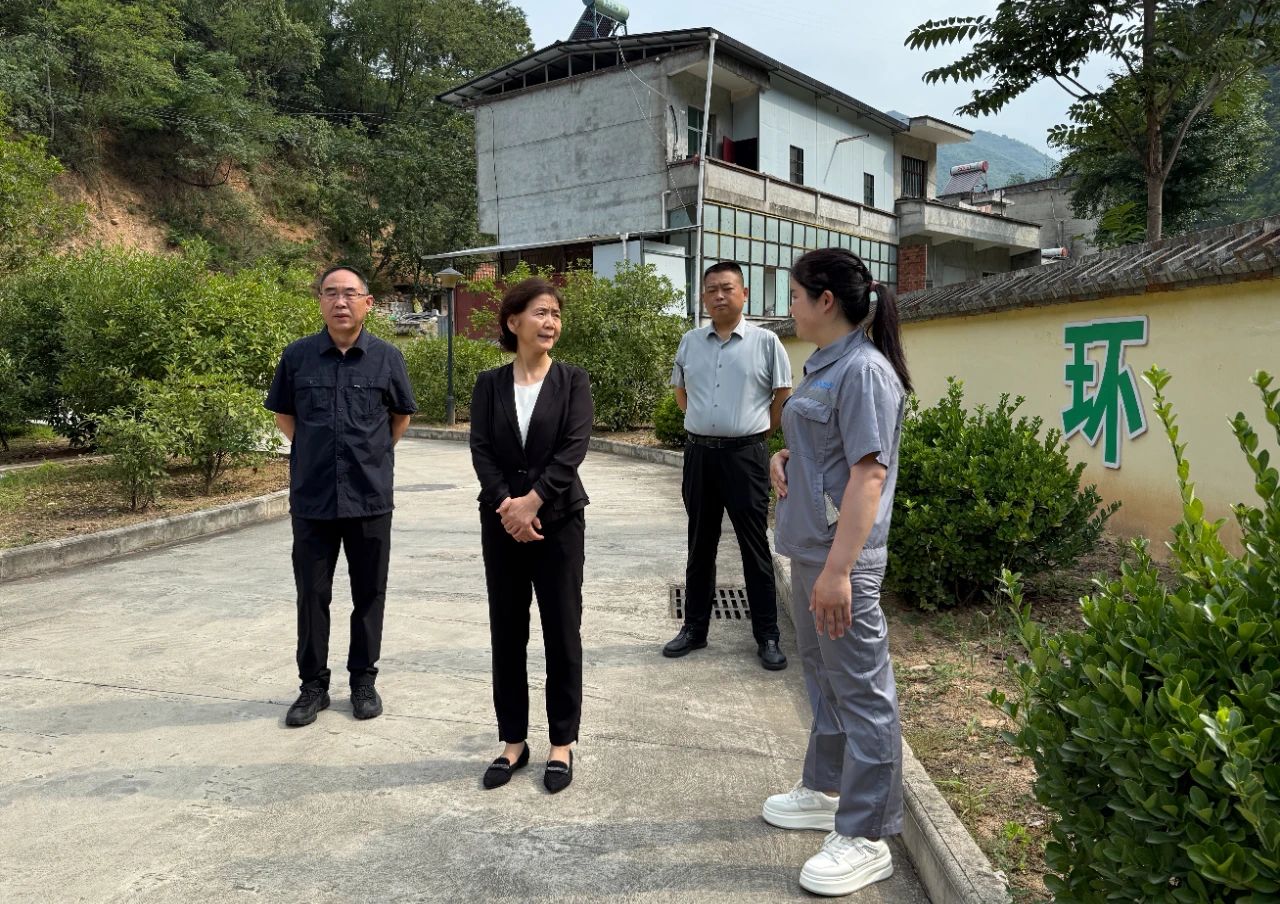 省总工会赴uwin电竞集团水情形公司项目一线开展“夏送清凉”慰问活动